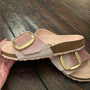 Birkenstock Blush Sandals with Gold Buckle (39)